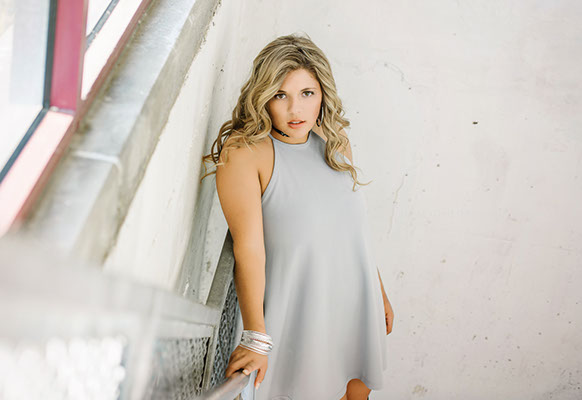 The Best High School Senior Photographers Sylvania Northview, Perrysburg, Clay High High School, Anthony Wayne High School, Ottawa Hills High