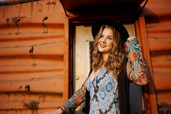 Top High School Senior Photographers Toledo Sylvania Northview, Perrysburg, Clay High School, Anthony Wayne High School, Ottawa Hills School