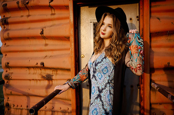 Top High School Senior Photographers Toledo Sylvania Northview, Perrysburg, Clay High School, Anthony Wayne High School, Ottawa Hills School