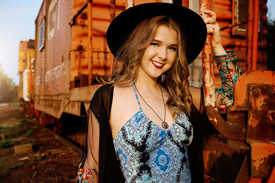 Top High School Senior Photographers Toledo Sylvania Northview, Perrysburg, Clay High School, Anthony Wayne High School, Ottawa Hills School