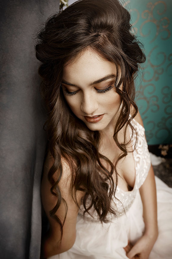 Ann Arbor Michigan and the greater Metro Detroit area, and offering unique Teen and High School Senior Portraits. Garden City High School in Gar