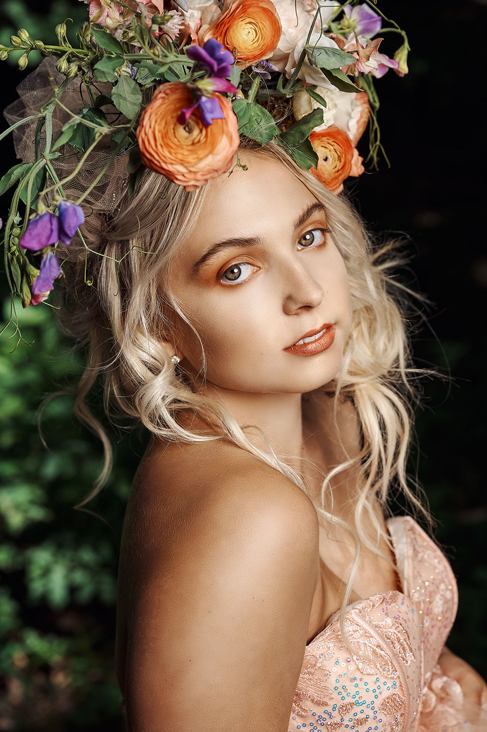 Ann Arbor Michigan and the greater Metro Detroit area, and offering unique Teen and High School Senior Portraits. Garden City High School in Gar