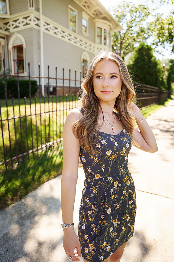 High School Senior Photographers Sylvania Northview, Perrysburg, Bedford High School, Anthony Wayne High School, Ottawa Hills High School