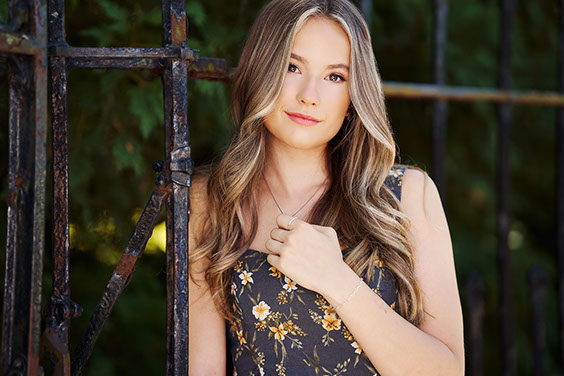 High School Senior Photographers Sylvania Northview, Perrysburg, Bedford High School, Anthony Wayne High School, Ottawa Hills High School