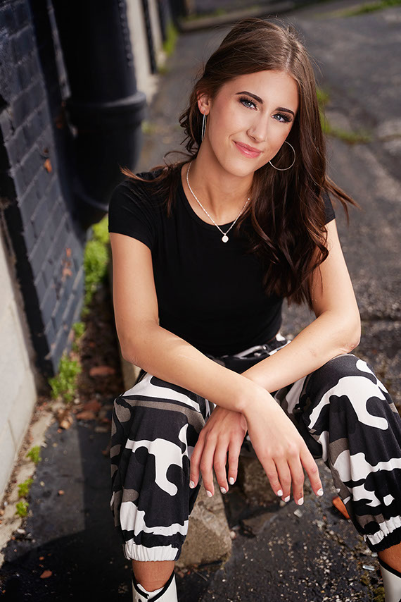 High School Senior Photographers Sylvania Northview, Perrysburg, Bedford High School, Anthony Wayne High School, Ottawa Hills High School