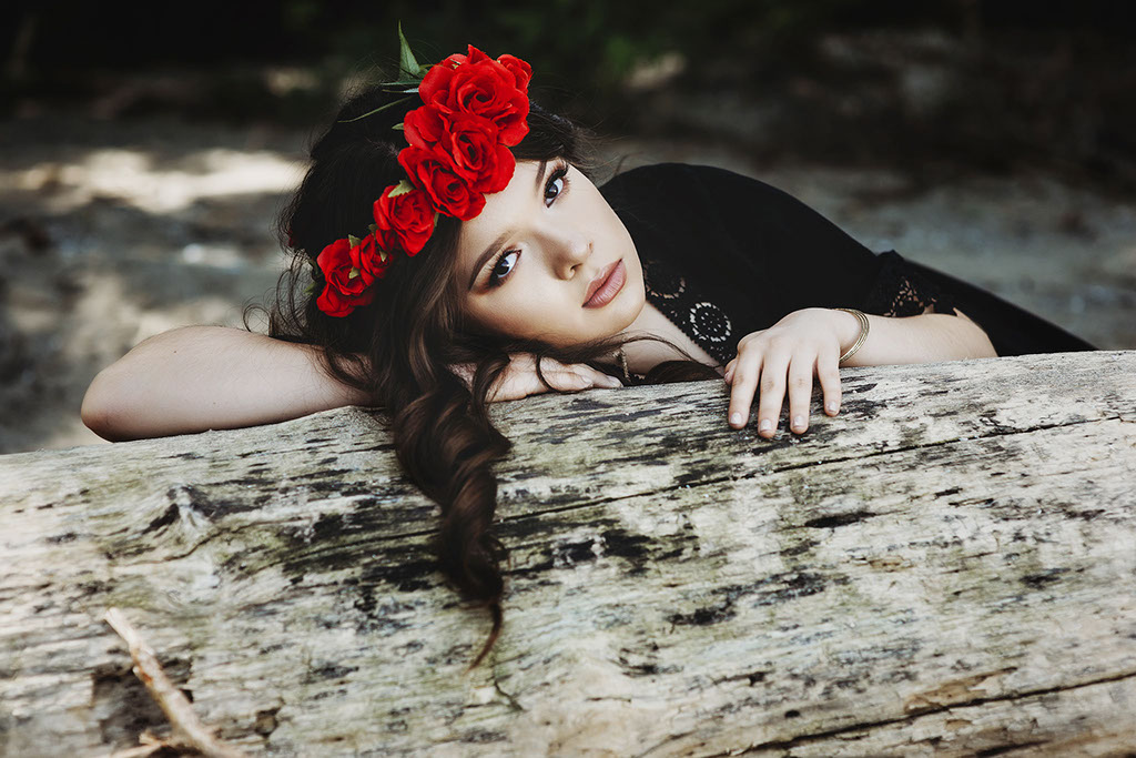 Ann Arbor Michigan and the greater Metro Detroit area, and offering unique Teen and High School Senior Portraits. Garden City High School in Gar