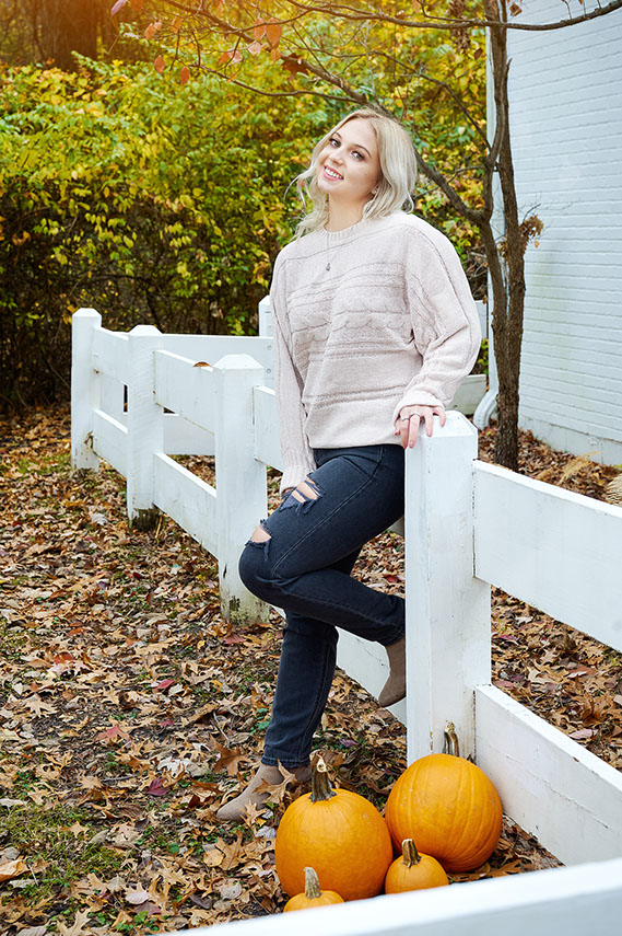 Senior Pictures Near Me Top High School Senior Photographers Toledo Sylvania Northview, Perrysburg, Clay High School, Anthony Wayne High School,