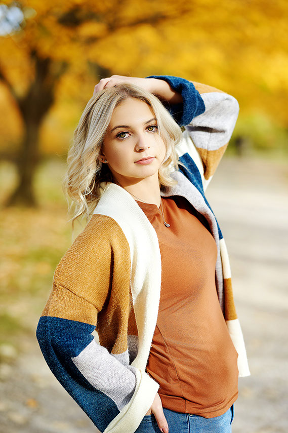 Senior Pictures Near Me Top High School Senior Photographers Toledo Sylvania Northview, Perrysburg, Clay High School, Anthony Wayne High School,