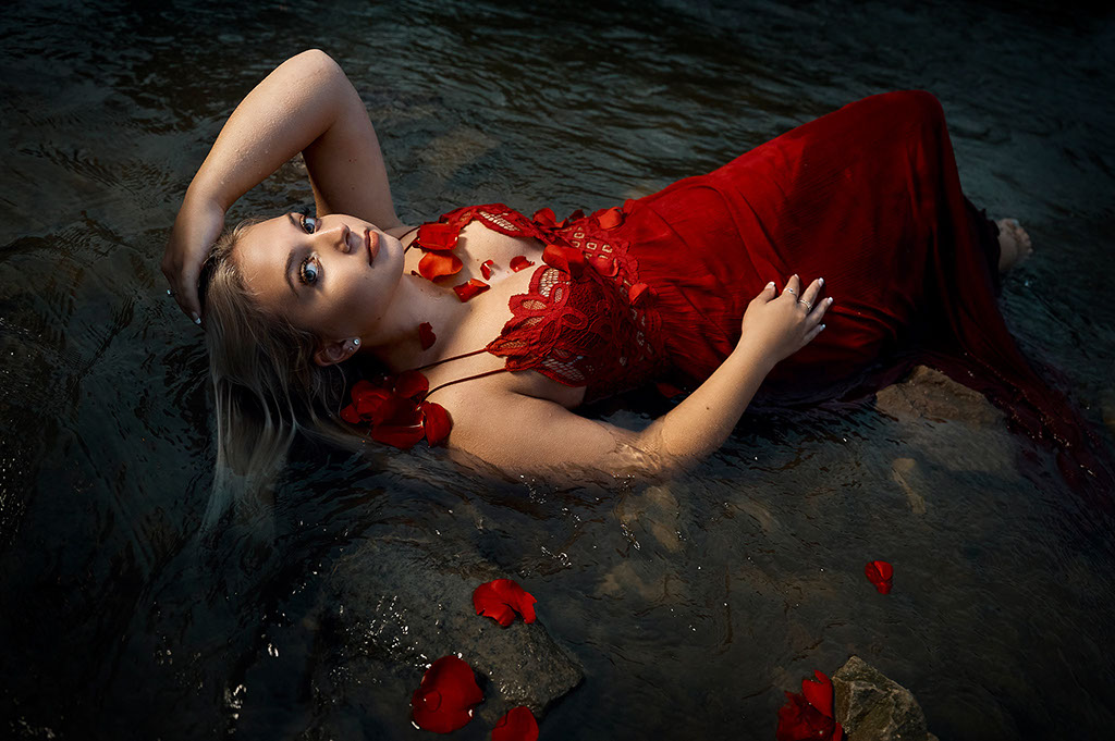 Senior Pictures Near Me Top High School Senior Photographers Toledo Sylvania Northview, Perrysburg, Clay High School, Anthony Wayne High School,