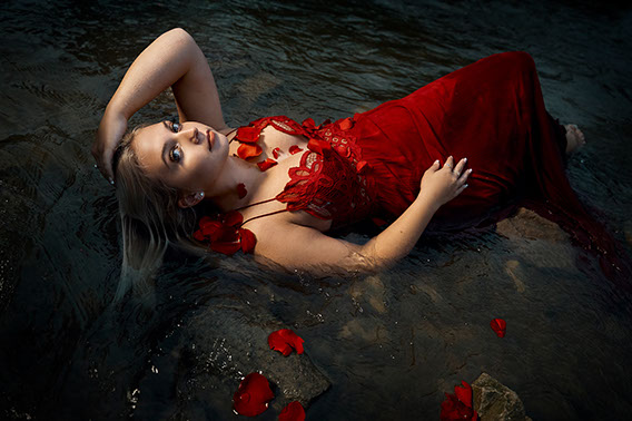 Senior Pictures Near Me Top High School Senior Photographers Toledo Sylvania Northview, Perrysburg, Clay High School, Anthony Wayne High School,