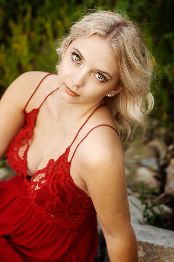 Senior Pictures Near Me Top High School Senior Photographers Toledo Sylvania Northview, Perrysburg, Clay High School, Anthony Wayne High School,