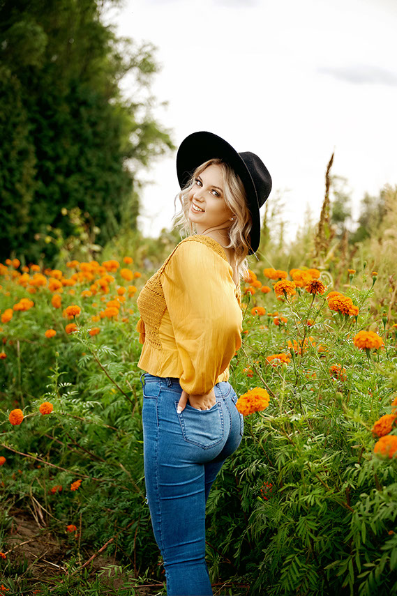 Senior Pictures Near Me Top High School Senior Photographers Toledo Sylvania Northview, Perrysburg, Clay High School, Anthony Wayne High School,