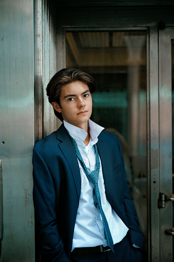 Senior Pictures Near Me Top High School Senior Photographers Toledo Sylvania Northview, Perrysburg, Clay High School, Anthony Wayne High School,