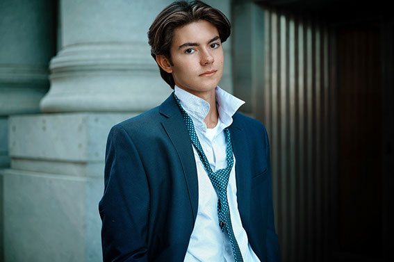 Senior Pictures Near Me Top High School Senior Photographers Toledo Sylvania Northview, Perrysburg, Clay High School, Anthony Wayne High School,