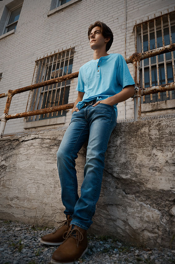 Senior Pictures Near Me Top High School Senior Photographers Toledo Sylvania Northview, Perrysburg, Clay High School, Anthony Wayne High School,