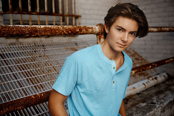 Senior Pictures Near Me Top High School Senior Photographers Toledo Sylvania Northview, Perrysburg, Clay High School, Anthony Wayne High School,