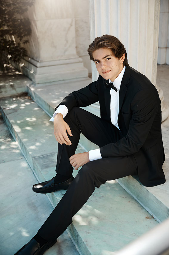 Senior Pictures Near Me Top High School Senior Photographers Toledo Sylvania Northview, Perrysburg, Clay High School, Anthony Wayne High School,