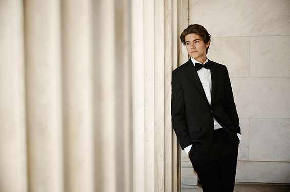 Senior Pictures Near Me Top High School Senior Photographers Toledo Sylvania Northview, Perrysburg, Clay High School, Anthony Wayne High School,