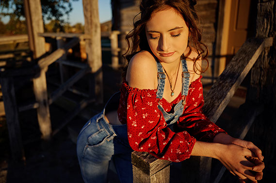 Senior Pictures Near Me Top High School Senior Photographers Toledo Sylvania Northview, Perrysburg, Clay High School, Anthony Wayne High School,