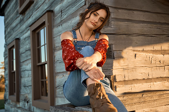 Senior Pictures Near Me Top High School Senior Photographers Toledo Sylvania Northview, Perrysburg, Clay High School, Anthony Wayne High School,