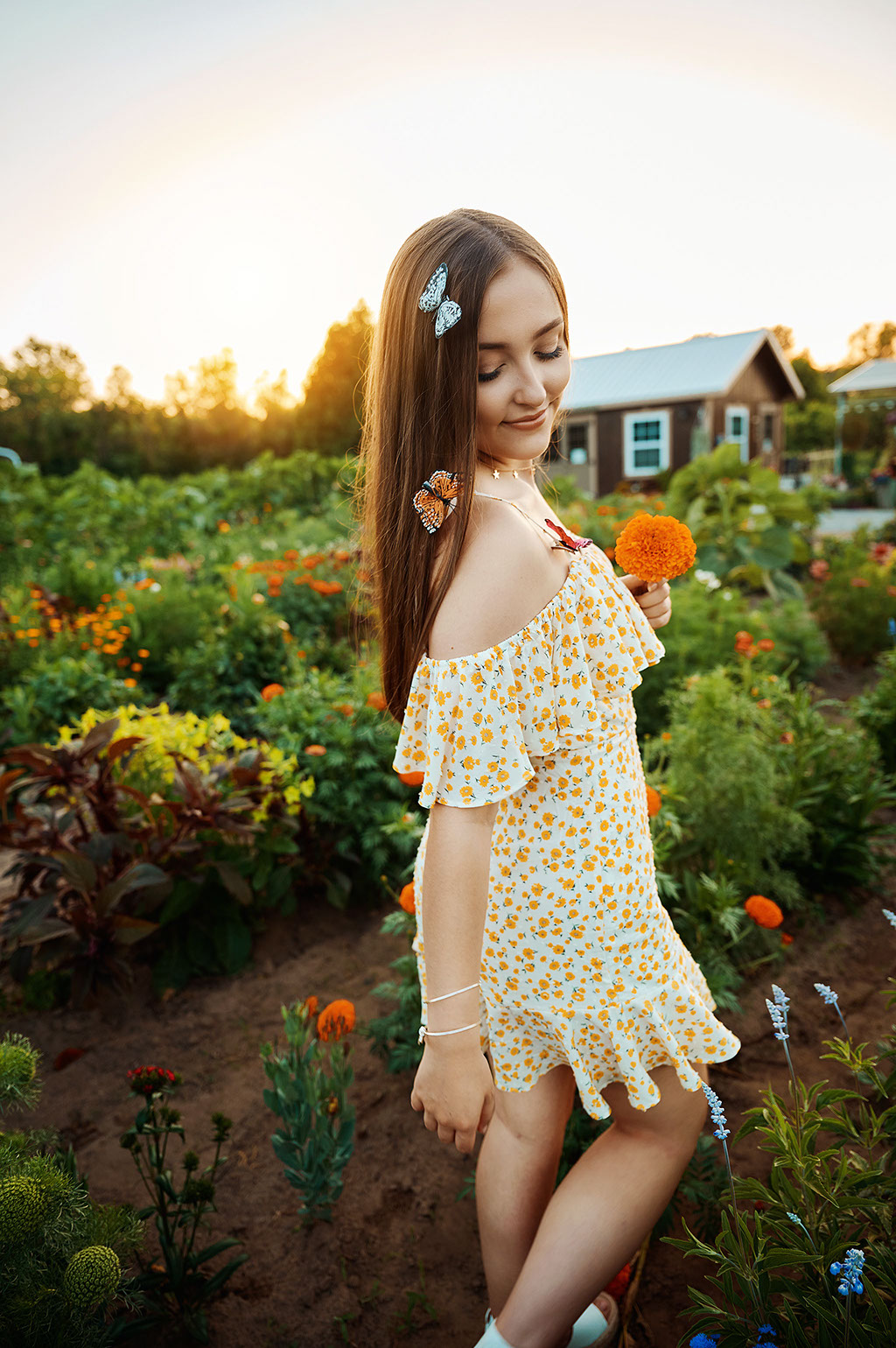 Senior Pictures Near Me Top High School Senior Photographers Toledo Sylvania Northview, Perrysburg, Clay High School, Anthony Wayne High School,