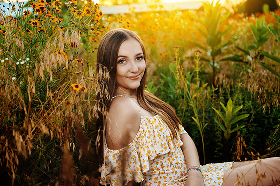 Senior Pictures Near Me Top High School Senior Photographers Toledo Sylvania Northview, Perrysburg, Clay High School, Anthony Wayne High School,