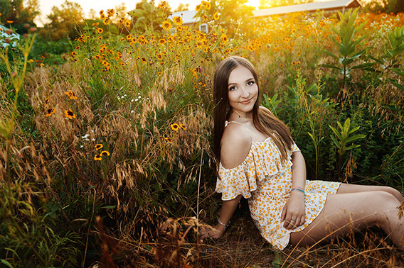 Senior Pictures Near Me Top High School Senior Photographers Toledo Sylvania Northview, Perrysburg, Clay High School, Anthony Wayne High School,