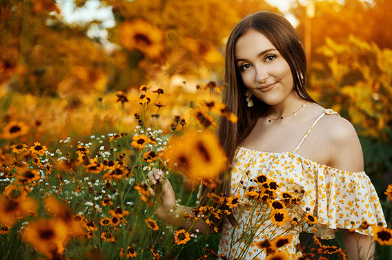 Senior Pictures Near Me Top High School Senior Photographers Toledo Sylvania Northview, Perrysburg, Clay High School, Anthony Wayne High School,