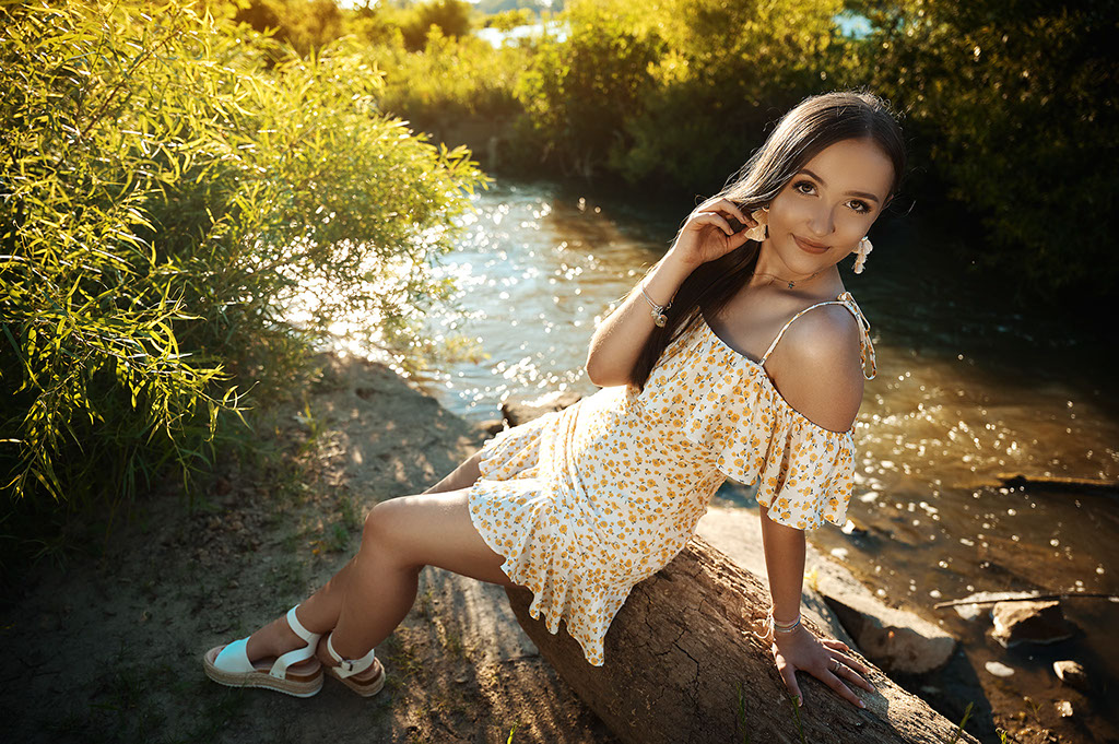 Senior Pictures Near Me Top High School Senior Photographers Toledo Sylvania Northview, Perrysburg, Clay High School, Anthony Wayne High School,