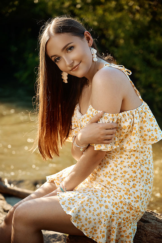 Senior Pictures Near Me Top High School Senior Photographers Toledo Sylvania Northview, Perrysburg, Clay High School, Anthony Wayne High School,