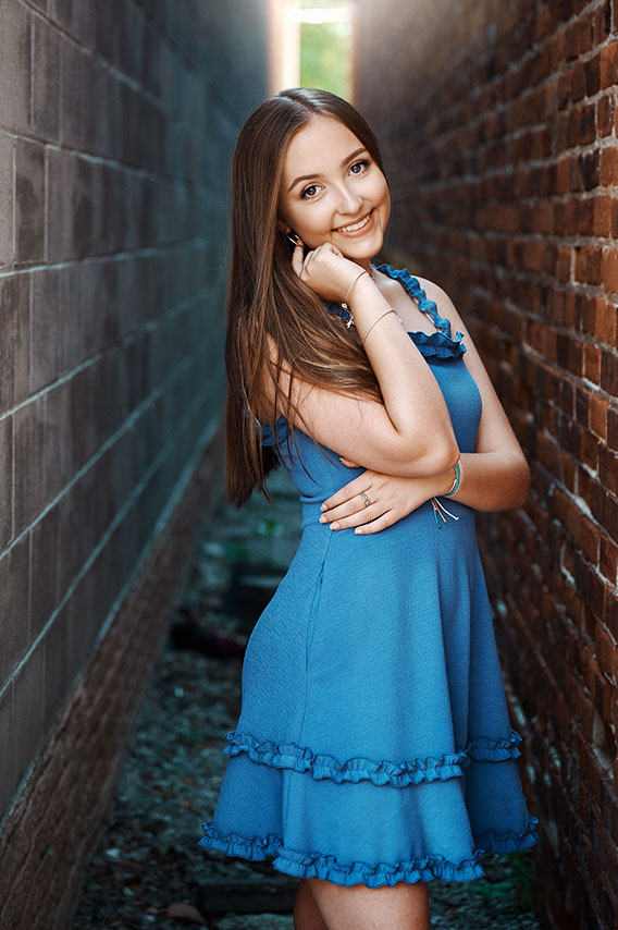 Senior Pictures Near Me Top High School Senior Photographers Toledo Sylvania Northview, Perrysburg, Clay High School, Anthony Wayne High School,
