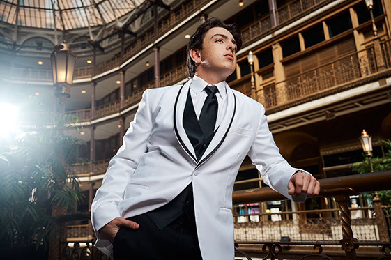 Top High School Senior Photographers Toledo Sylvania Northview, Perrysburg, Clay High School Anthony Wayne High School, Ottawa Hills High School