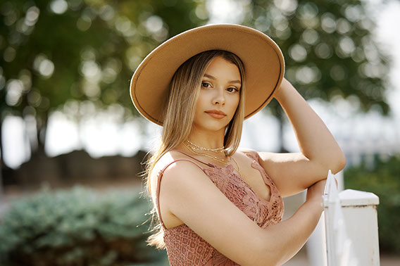 High School Senior Photographers Sylvania Northview, Perrysburg, Bedford High School, Anthony Wayne High School, Ottawa Hills High School