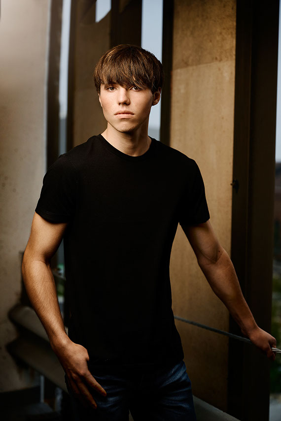 High School Senior Photographers Sylvania Northview, Perrysburg, Bedford High School, Anthony Wayne High School, Ottawa Hills High School