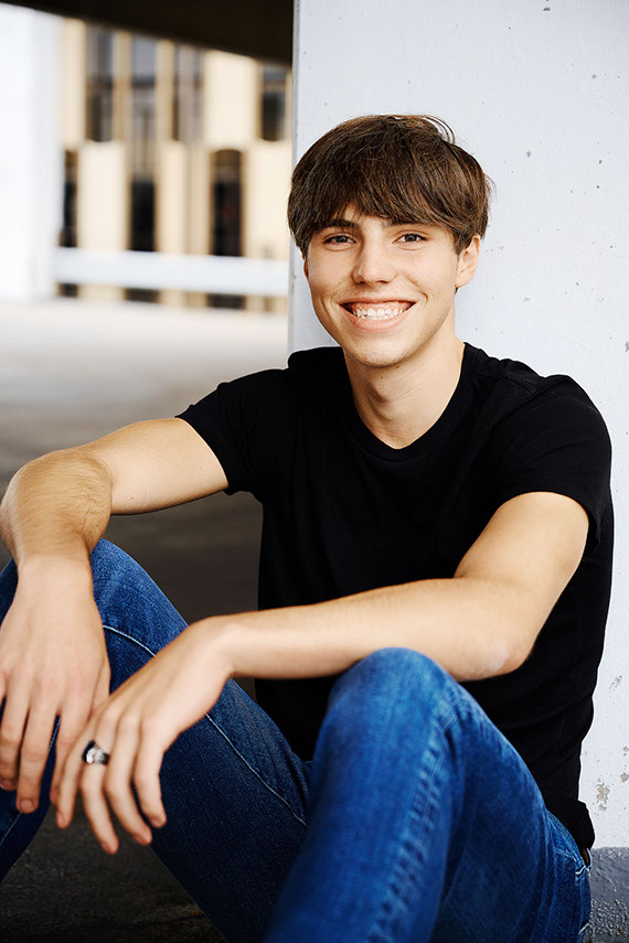 High School Senior Photographers Sylvania Northview, Perrysburg, Bedford High School, Anthony Wayne High School, Ottawa Hills High School