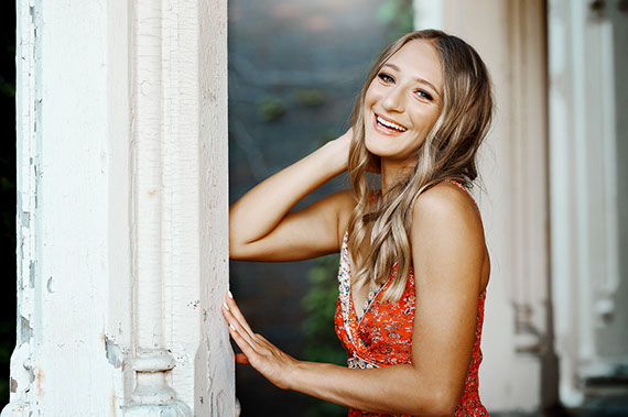 High School Senior Photographers Sylvania Northview, Perrysburg, Bedford High School, Anthony Wayne High School, Ottawa Hills High School