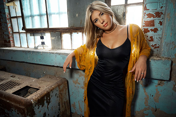 The Best High School Senior Photographers Sylvania Northview, Perrysburg, Bedford High School, Anthony Wayne High School, Ottawa Hills High