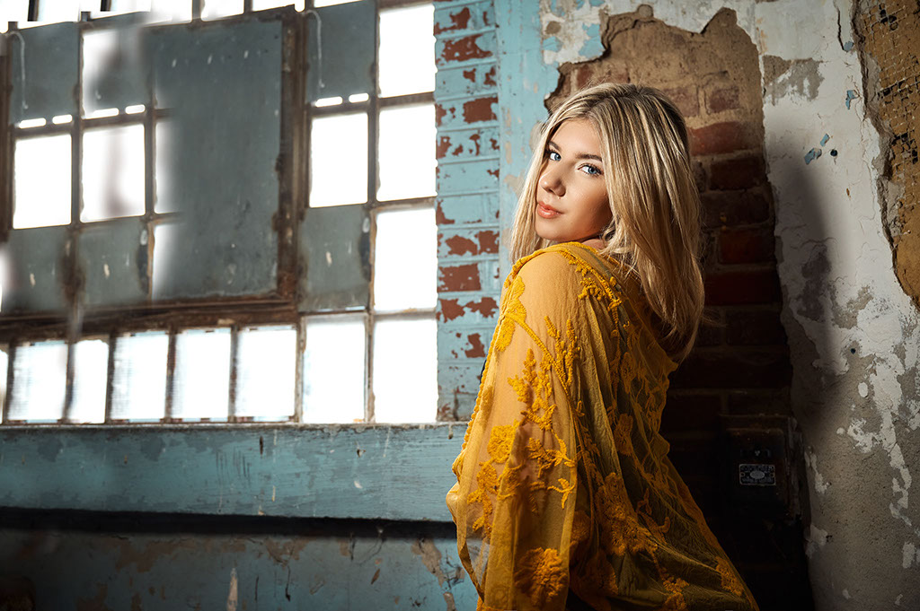 The Best High School Senior Photographers Sylvania Northview, Perrysburg, Bedford High School, Anthony Wayne High School, Ottawa Hills High