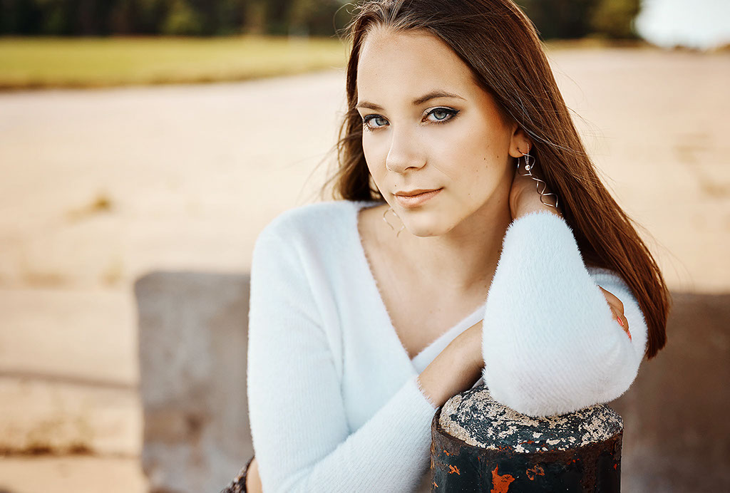 The Best High School Senior Photographers Sylvania Northview, Perrysburg, Bedford High School, Anthony Wayne High School, Ottawa Hills High