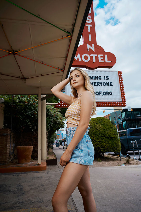 The Best High School Senior Photographers Sylvania Northview, Perrysburg, Bedford High School, Anthony Wayne High School, Ottawa Hills High