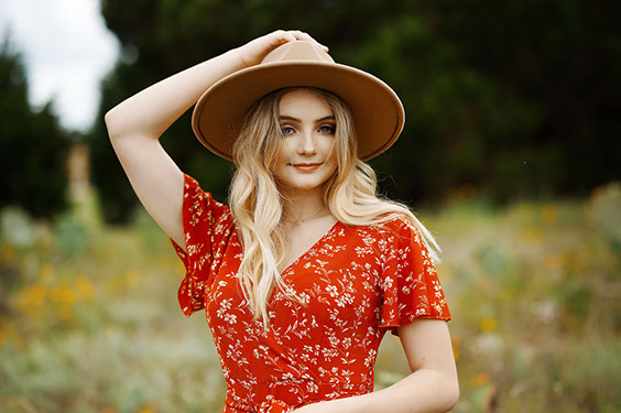 The Best High School Senior Photographers Sylvania Northview, Perrysburg, Bedford High School, Anthony Wayne High School, Ottawa Hills High