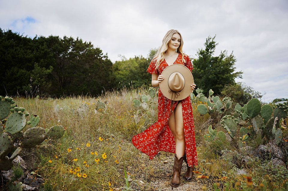 The Best High School Senior Photographers Sylvania Northview, Perrysburg, Bedford High School, Anthony Wayne High School, Ottawa Hills High