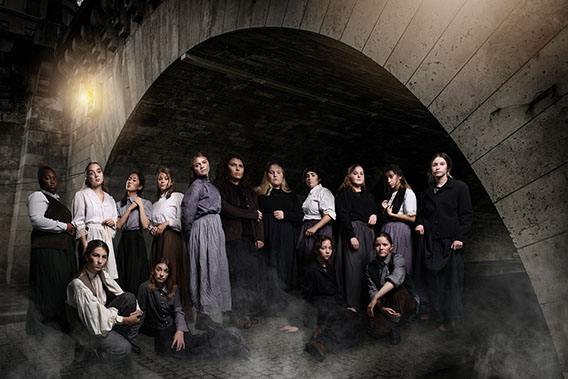 Ann Arbor Michigan and the greater Metro Detroit area, and offering unique Teen and High School Senior Portraits. Garden City High School in Gar