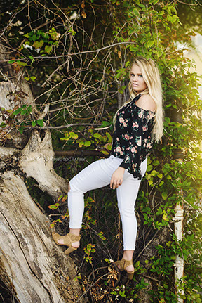 Top High School Senior Photographers Sylvania Northview, Perrysburg, Clay High High School, Anthony Wayne High School, Ottawa Hills High